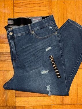 Torrid, NWT, Women’s 30, Bombshell Skinny Distressed Jeans